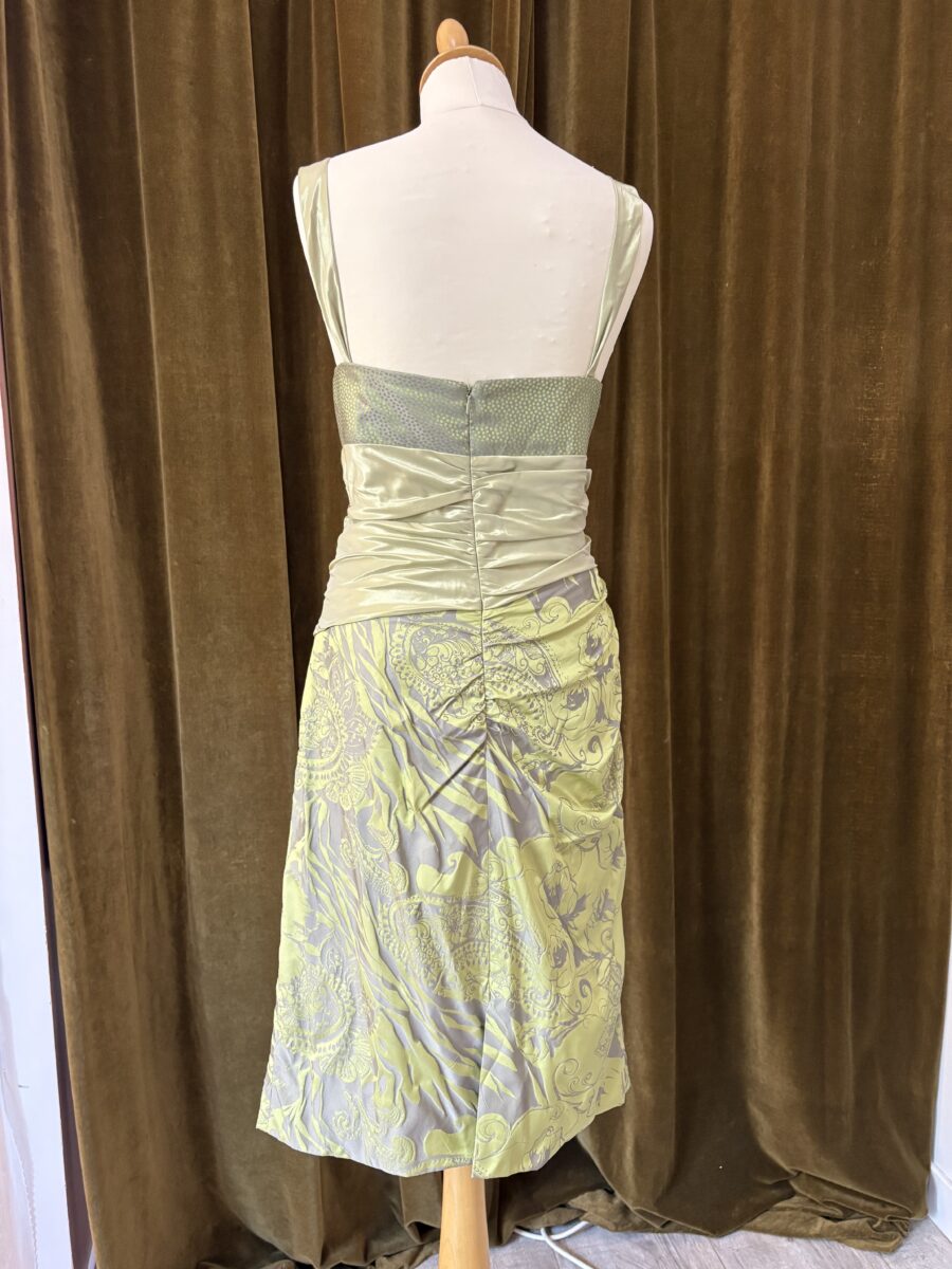 Robe brodée – Image 2